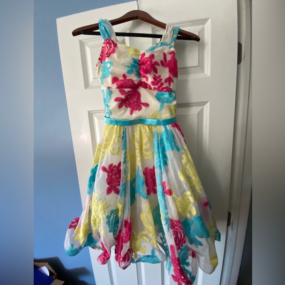 Flowy, Flowery Dance Costume Size Small